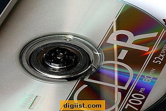 Så här ställer du in en CD så att den startar automatiskt när du placerar den i en spelare
