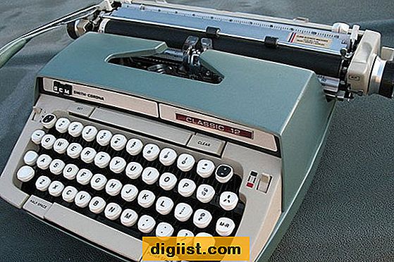 Proč klasický manuální psací stroj stále žije