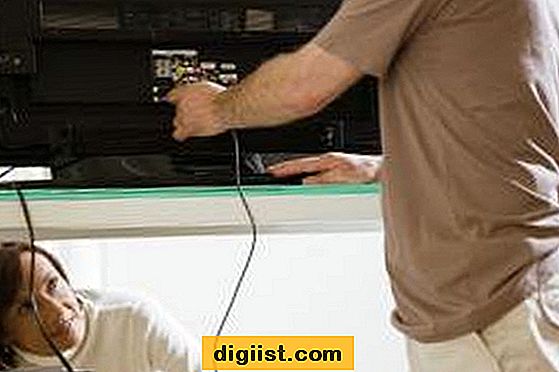 كيفية توصيل جهاز كمبيوتر محمول بجهاز تلفزيون باستخدام كابل VGA