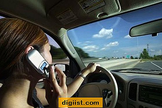 Kakšne nevarnosti je uporaba mobilnih telefonov med vožnjo?